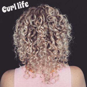 curly-hair-deva-lifestyle-bella